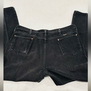MENS WRANGLER BLACK DENIM size 40 x 32